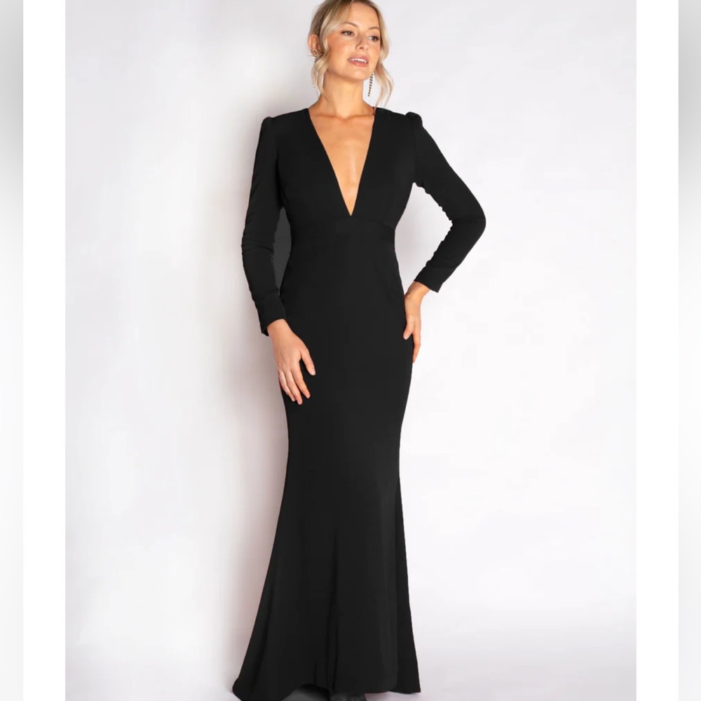 Camilyn Beth The Valerie Black Long Sleeve Gown Size 2